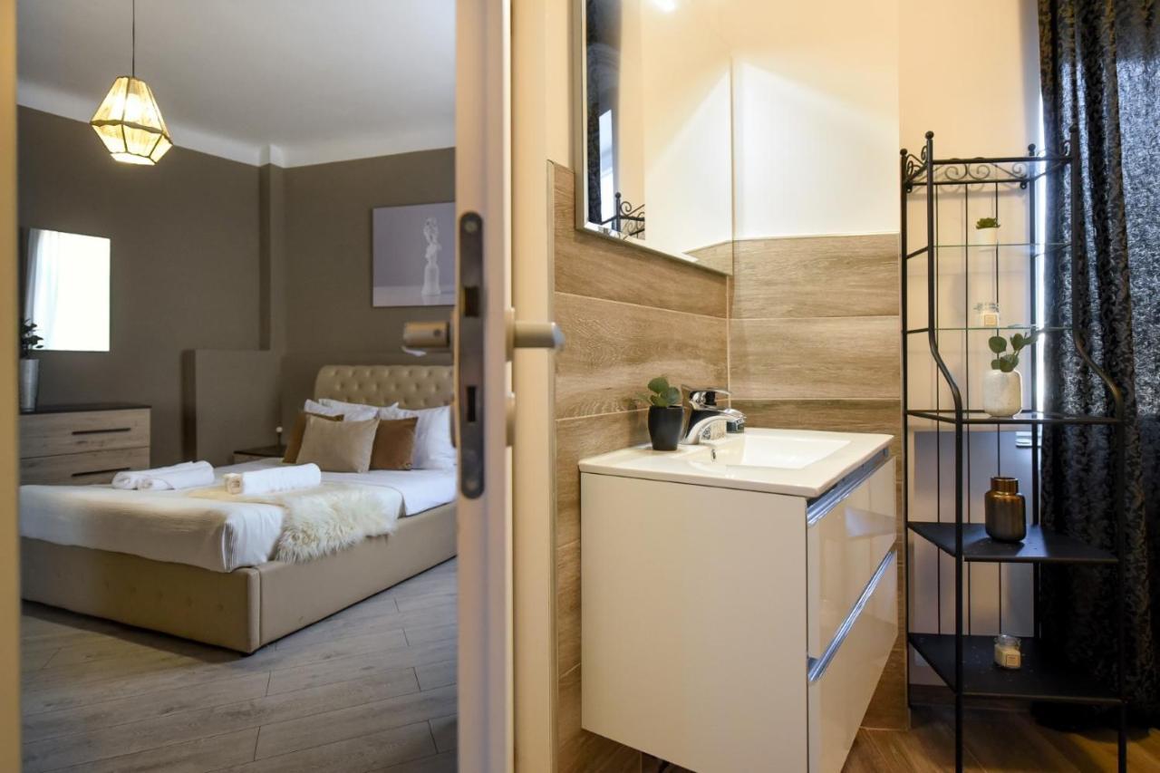 Discover Comfort: Charming & Spacious Apartment In The Old Town 布加勒斯特 外观 照片